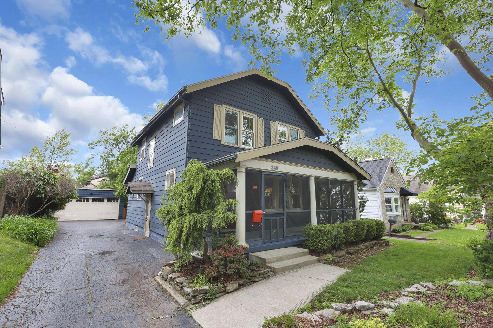 249 Blenheim Road Columbus, OH 43214 - Photo 2 of 47 3-web-or-mls-G02A6149