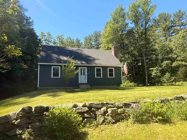 $550,000 | 25 Lawrence Lane, Hollis, NH 03049