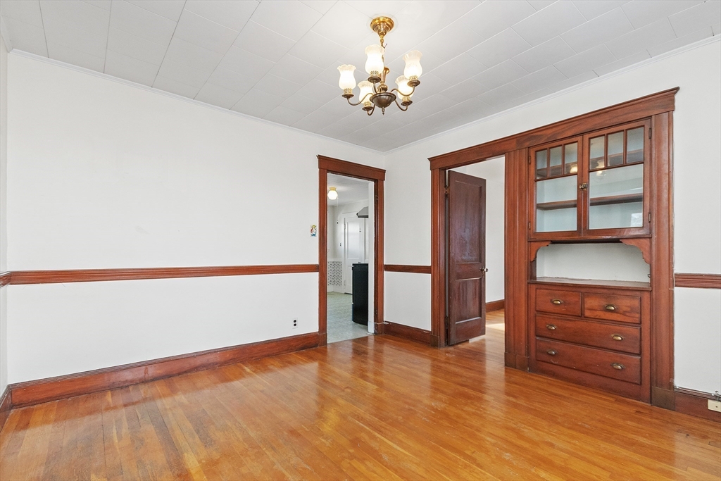 29-31 Bay State Road Quincy, MA 02171 - Photo 4 of 40 Gallery Image 4
