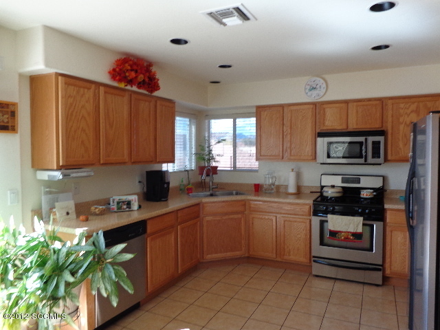 402 Via Capri Rio Rico, AZ 85648 - Photo 5 of 16 Gallery Image 5