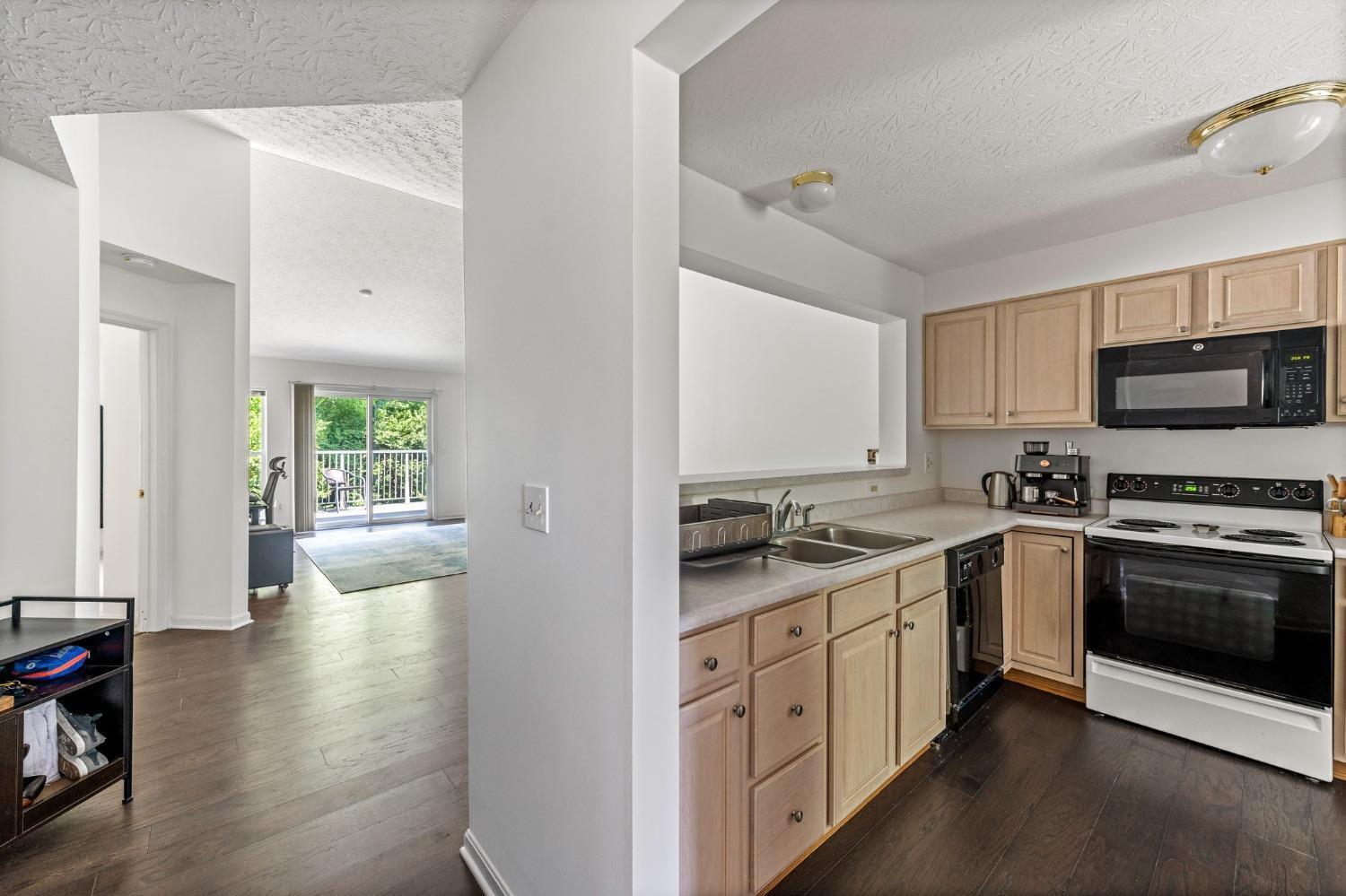 8426 Ridge Pointe Court, Unit 6 Reading, OH 45237 - Photo 12 of 24 Gallery Image 12