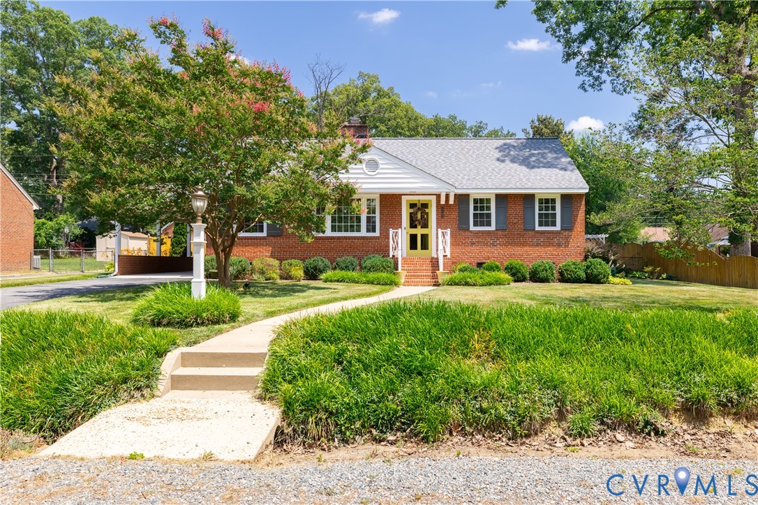 1107 Ridgecrest Drive Henrico, VA 23229 - Photo 2 of 26 Note gravel area in front for extra parking.