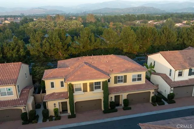 a house view with a outdoor space
