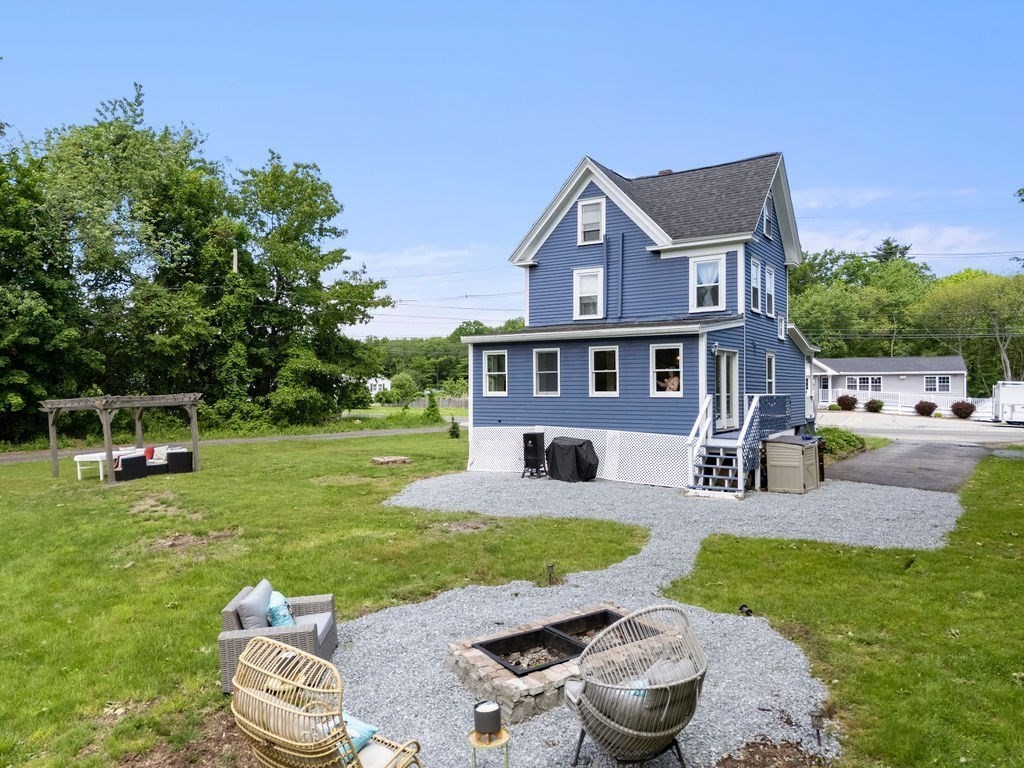 83 Elm Street Salisbury, MA 01952 - Photo 3 of 34