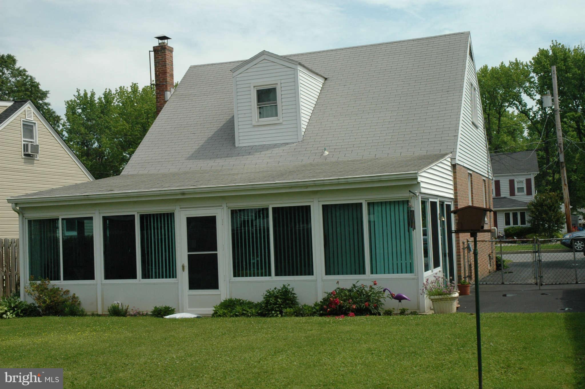 344 George Avenue Baltimore, MD 21221 - Photo 2 of 18 Exterior (Rear)
