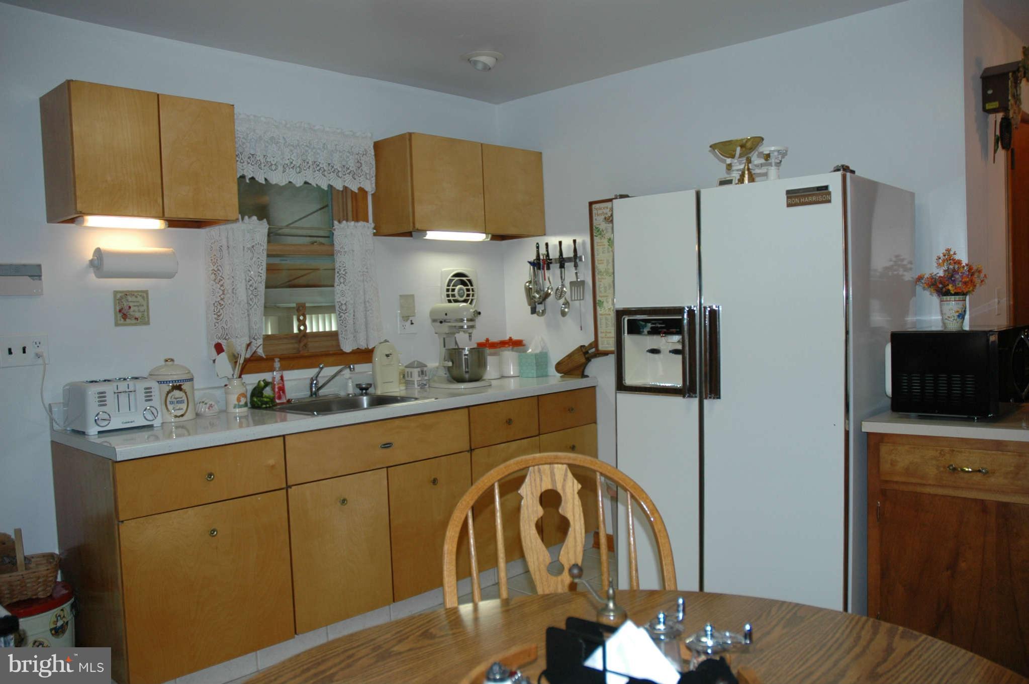 344 George Avenue Baltimore, MD 21221 - Photo 15 of 18 Kitchen