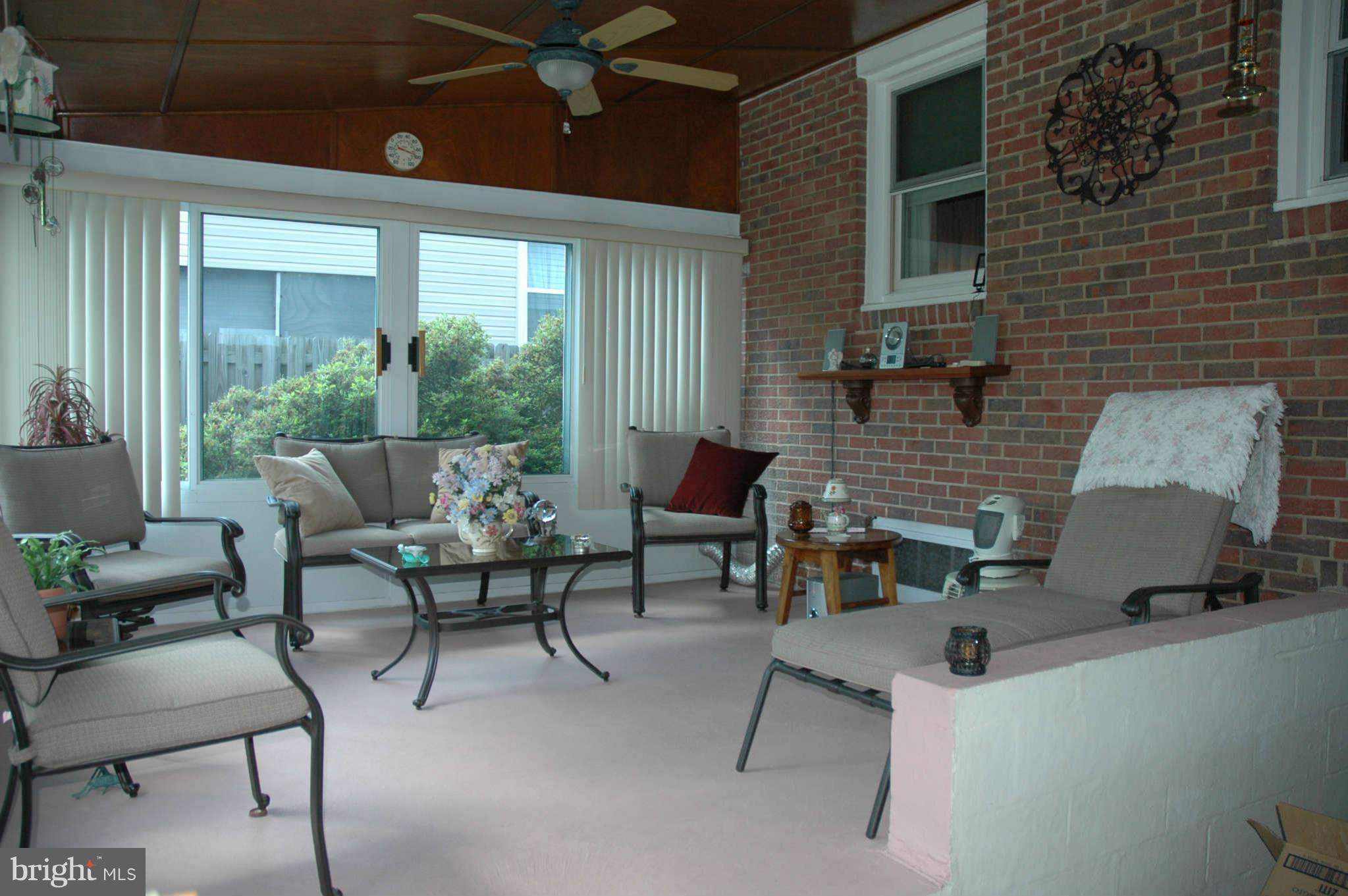 344 George Avenue Baltimore, MD 21221 - Photo 5 of 18 Family Room