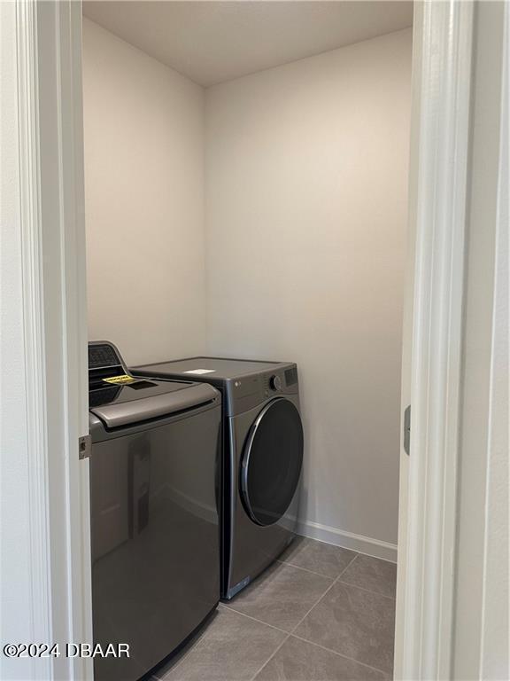 139 Empire Terrace Sebastian, FL 32958 - Photo 15 of 31 a utility room with dryer and washer