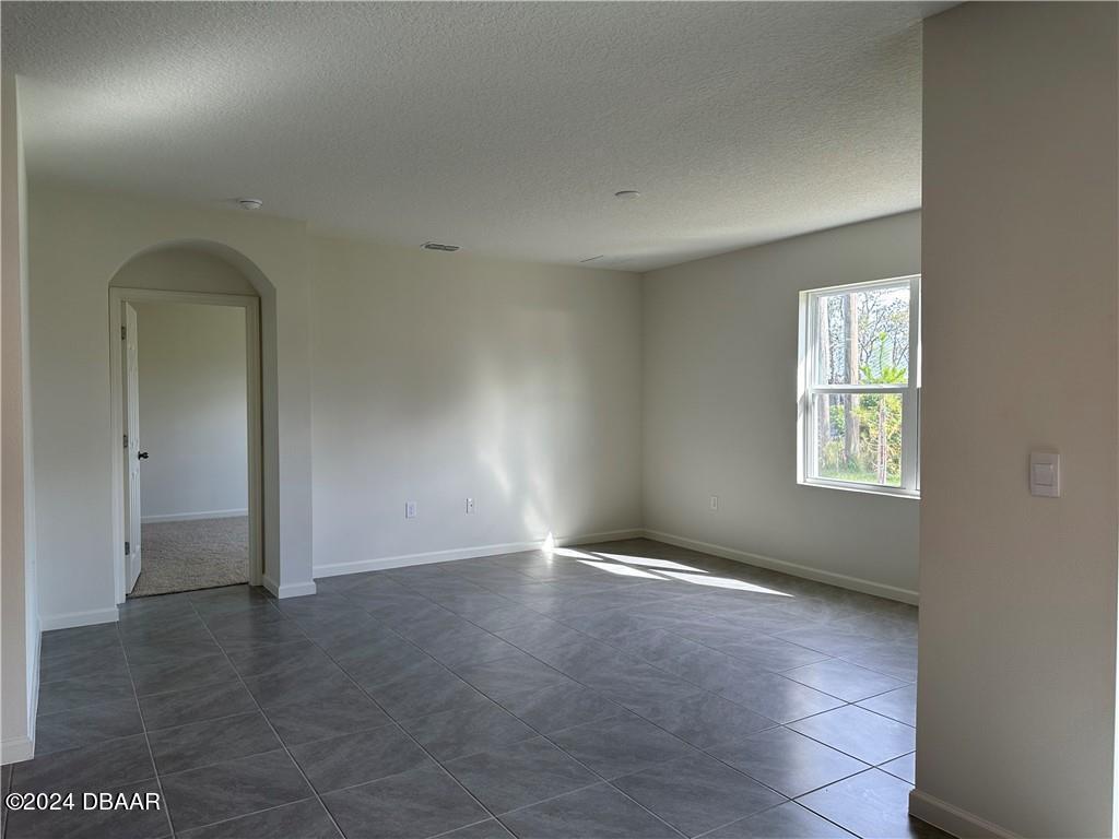 139 Empire Terrace Sebastian, FL 32958 - Photo 20 of 31 an empty room with windows and closet