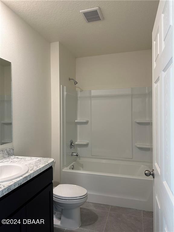 139 Empire Terrace Sebastian, FL 32958 - Photo 8 of 31 a bathroom with a granite countertop toilet sink and a bathtub