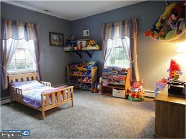 9 Canary Road Levittown, PA 19057 - Photo 11 of 22