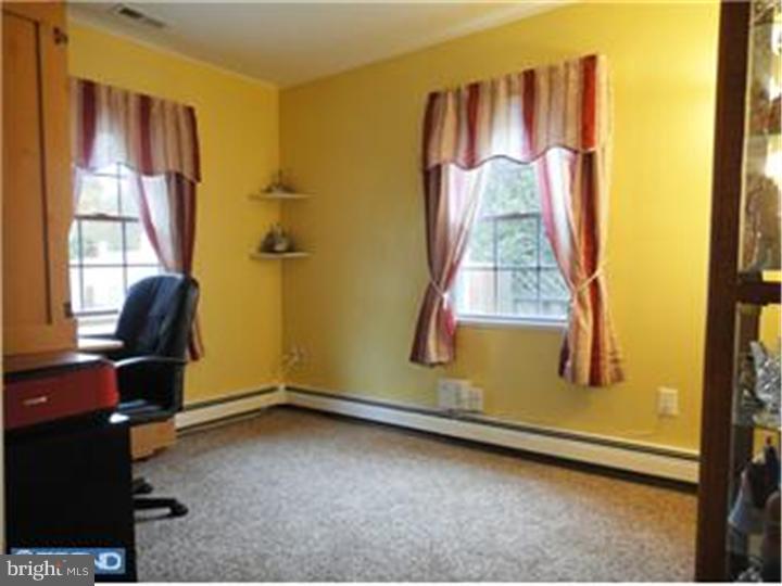 9 Canary Road Levittown, PA 19057 - Photo 13 of 22
