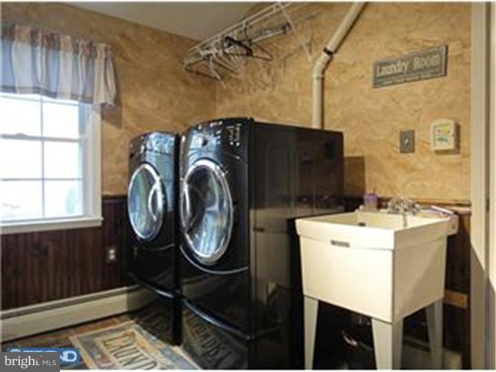 9 Canary Road Levittown, PA 19057 - Photo 18 of 22
