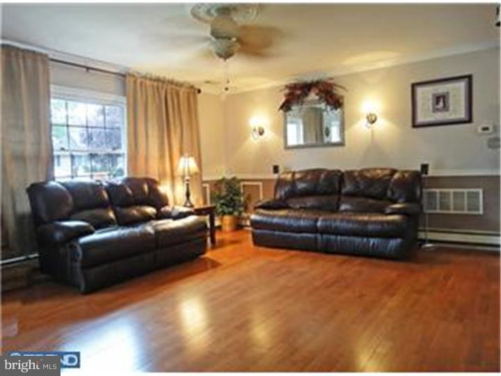 9 Canary Road Levittown, PA 19057 - Photo 3 of 22