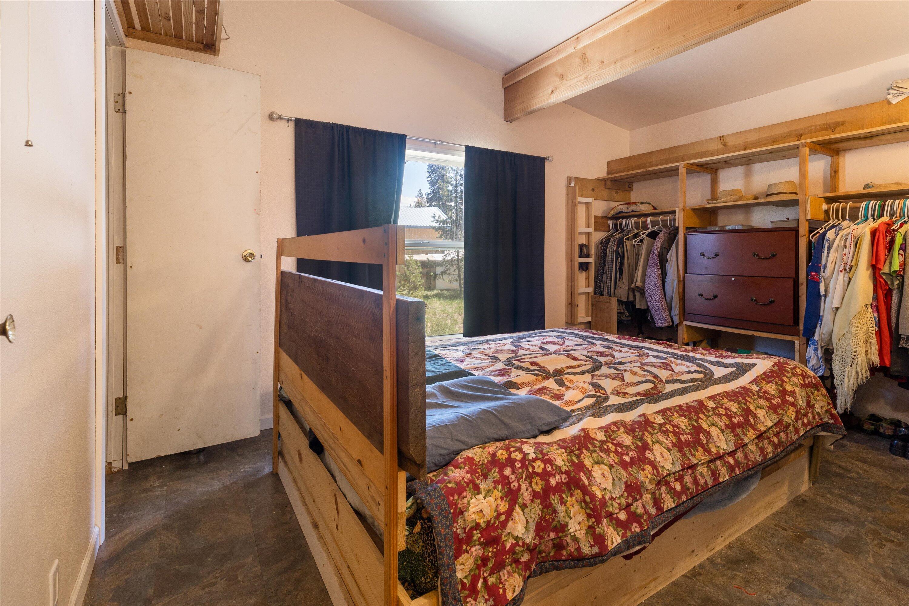 52794 Day Road La Pine, OR 97739 - Photo 12 of 23 08-5476_230602_JILLROSELL