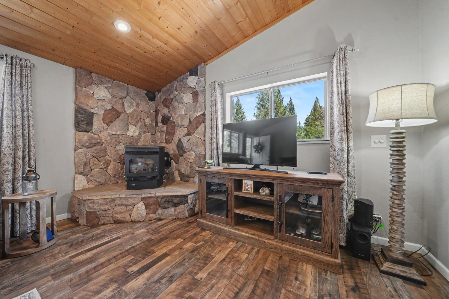 17000 Shake Ridge Road Sutter Creek, CA 95685 - Photo 10 of 61 Gallery Image 10