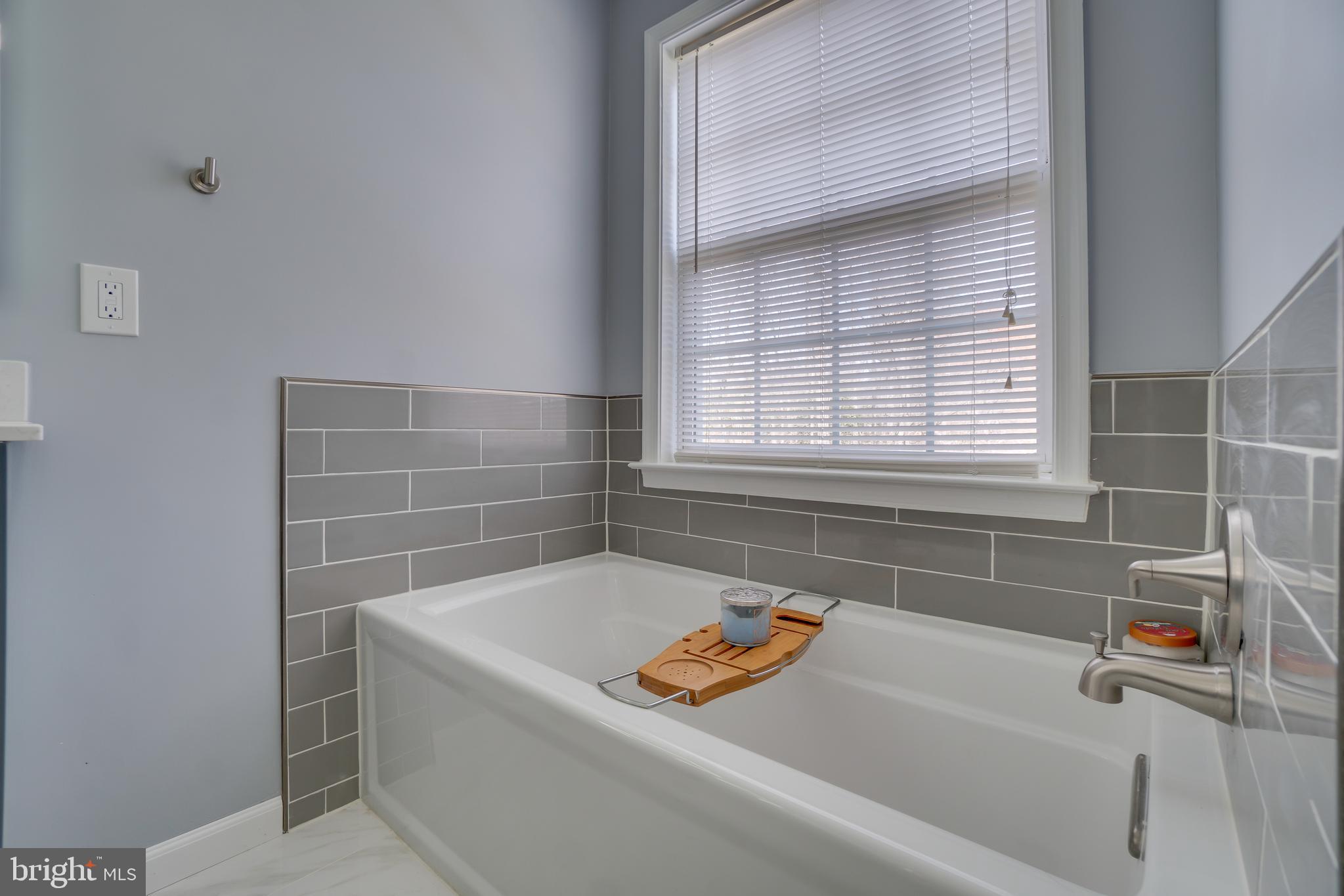 10 Ridgeway Road Stafford, VA 22556 - Photo 25 of 46 relaxing soaking tub!