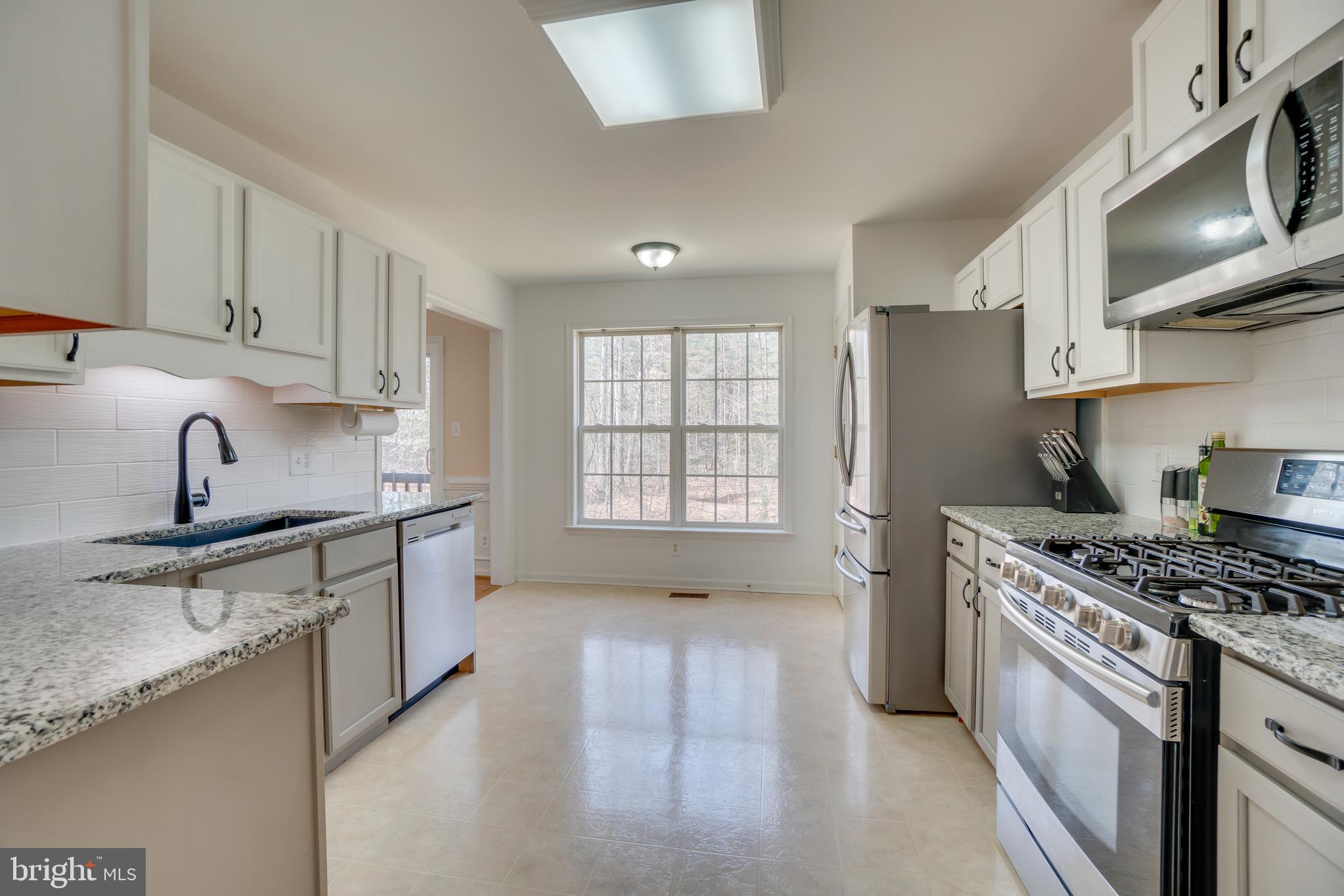 10 Ridgeway Road Stafford, VA 22556 - Photo 10 of 46 Granite countertops!