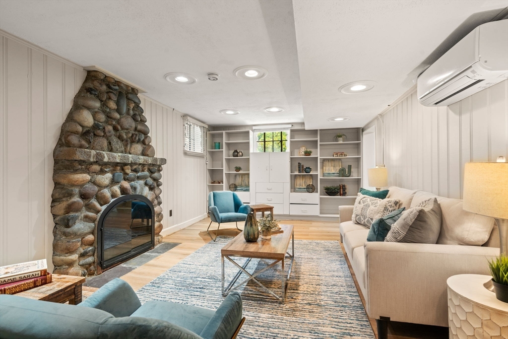 142 Beverly Road Brookline, MA 02467 - Photo 25 of 28