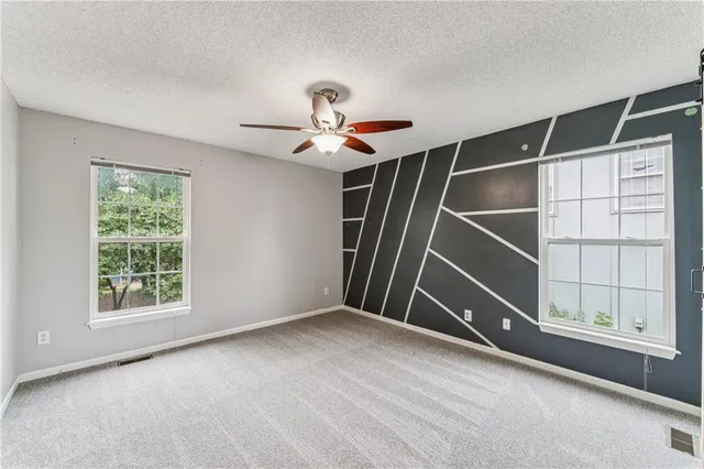 $385,000 | 571 West Northview Street, Olathe, KS 66061