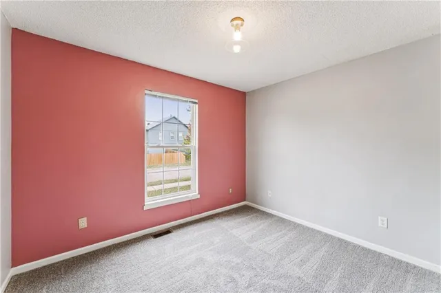 $385,000 | 571 West Northview Street, Olathe, KS 66061