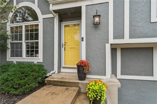 $385,000 | 571 West Northview Street, Olathe, KS 66061