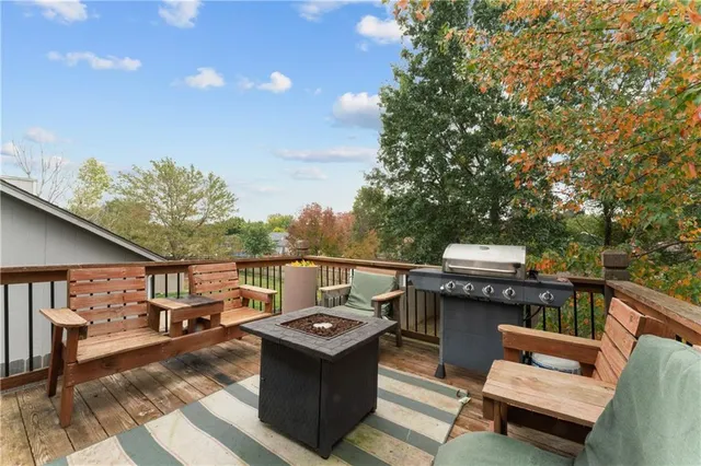 $385,000 | 571 West Northview Street, Olathe, KS 66061