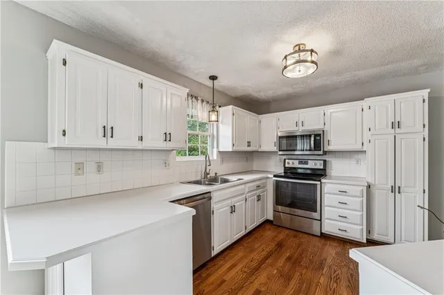 $385,000 | 571 West Northview Street, Olathe, KS 66061