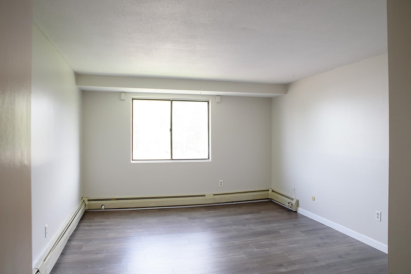 110 English Village Road, Unit 301 Manchester, NH 03102 - Photo 12 of 15 Gallery Image 12