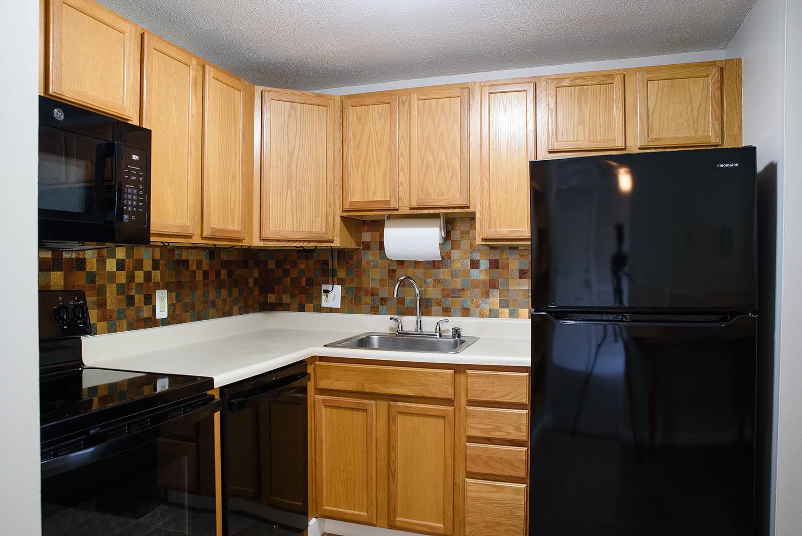 110 English Village Road, Unit 301 Manchester, NH 03102 - Photo 8 of 15 Gallery Image 8