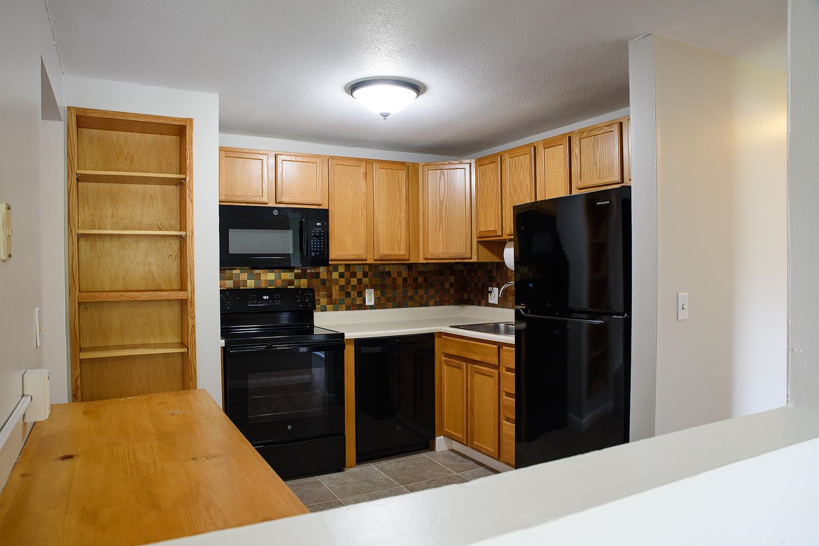 110 English Village Road, Unit 301 Manchester, NH 03102 - Photo 10 of 15 Gallery Image 10