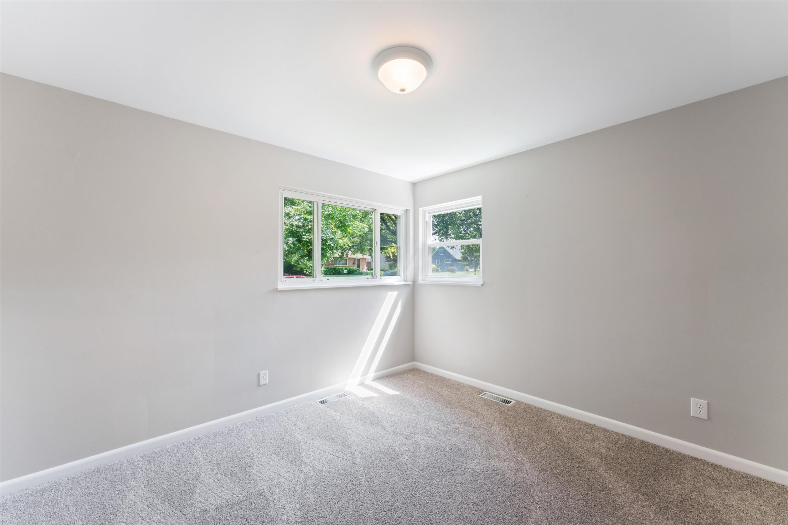 2727 Bristol Road Columbus, OH 43221 - Photo 24 of 47