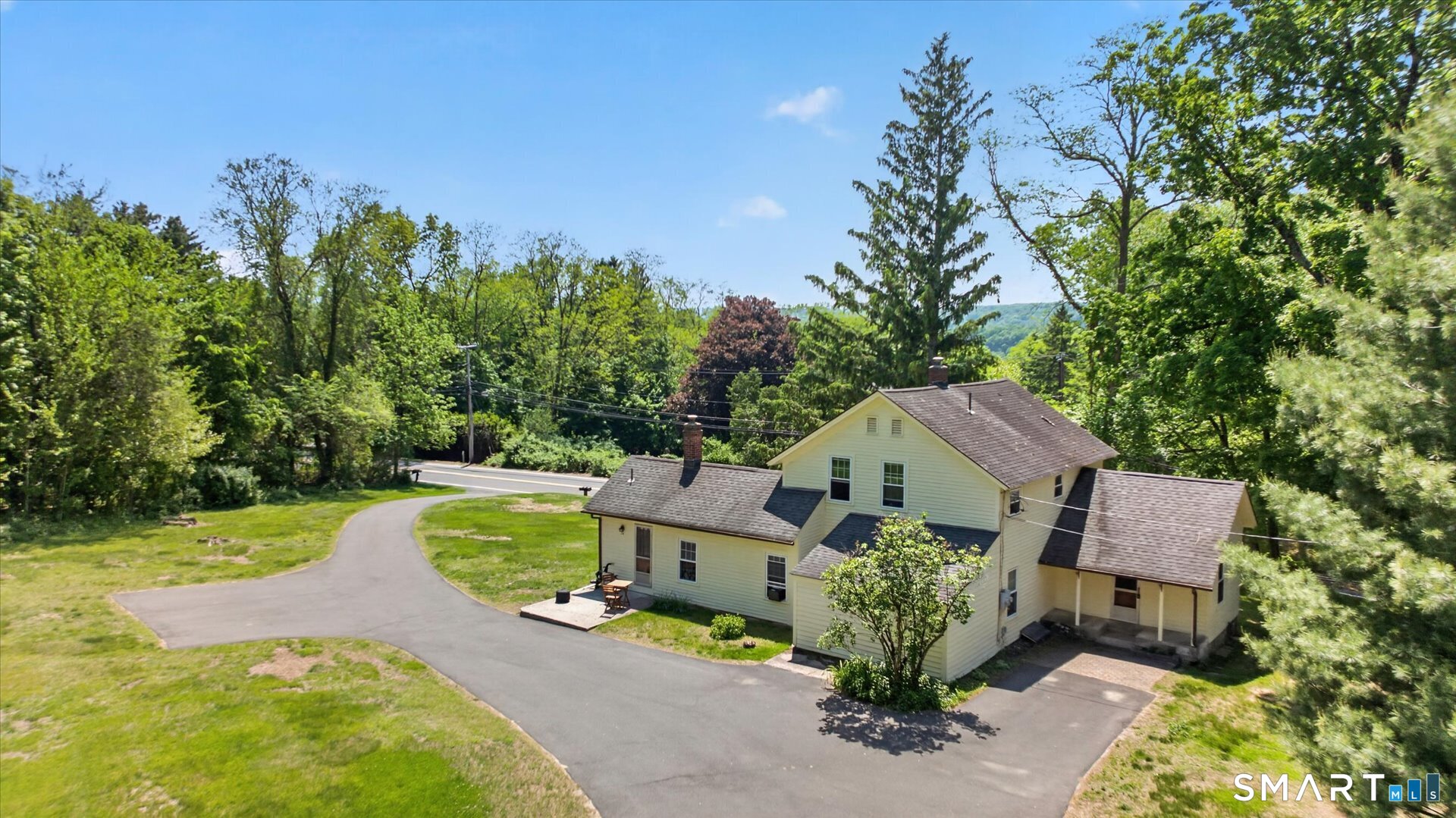 20 Huckleberry Hill Road Avon, CT 06001 - Photo 3 of 40