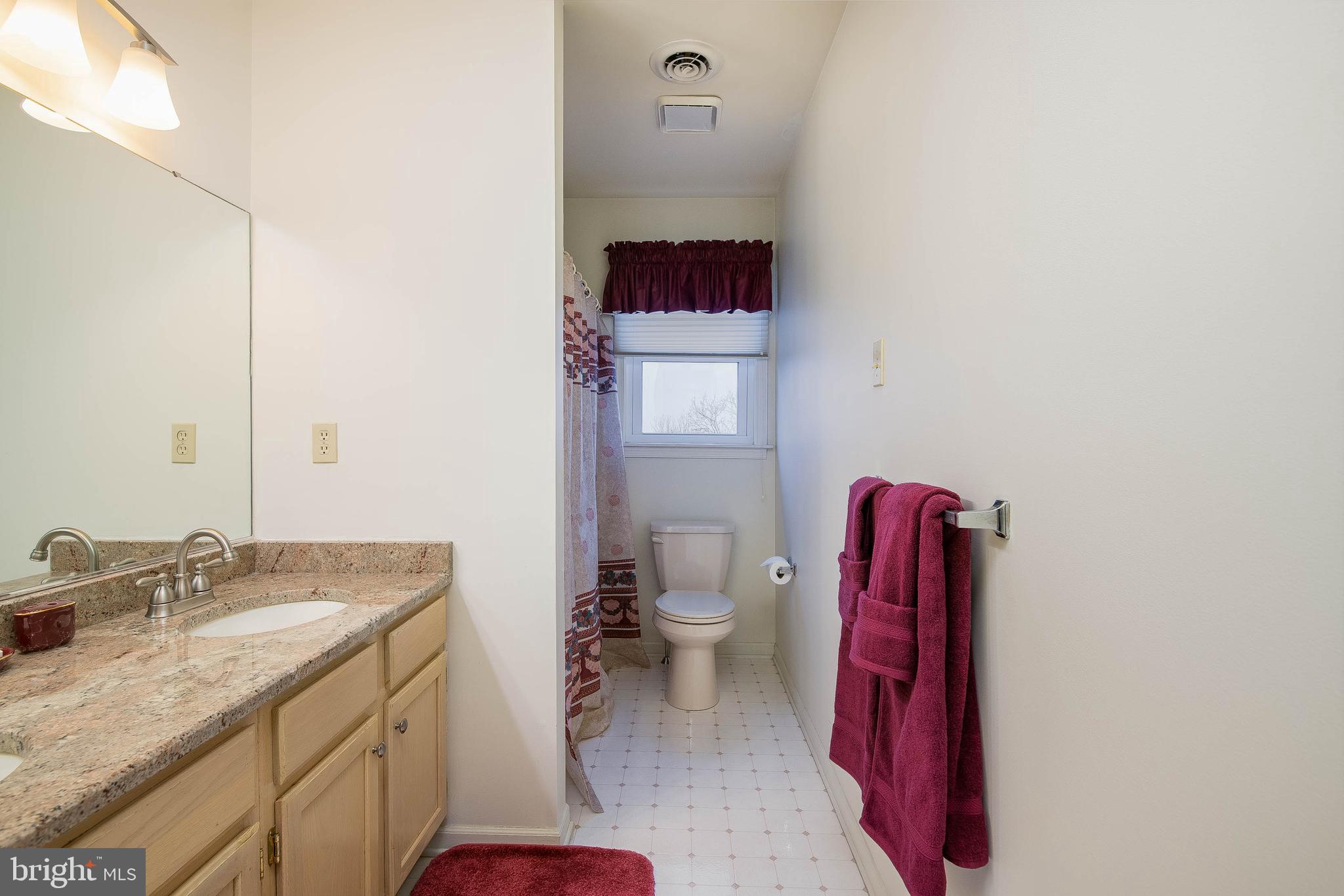 1173 Cedar Top Road Reading, PA 19607 - Photo 24 of 34 Bathroom
