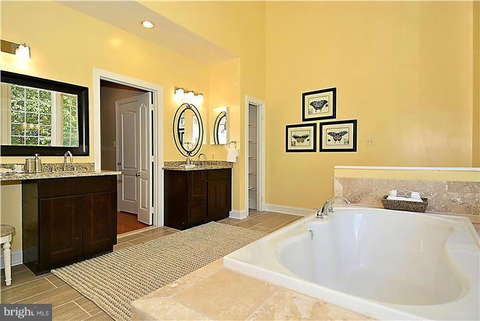1303 Sawbridge Way Reston, VA 20194 - Photo 12 of 30 Bath (Master)