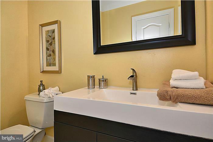1303 Sawbridge Way Reston, VA 20194 - Photo 16 of 30 Powder Room