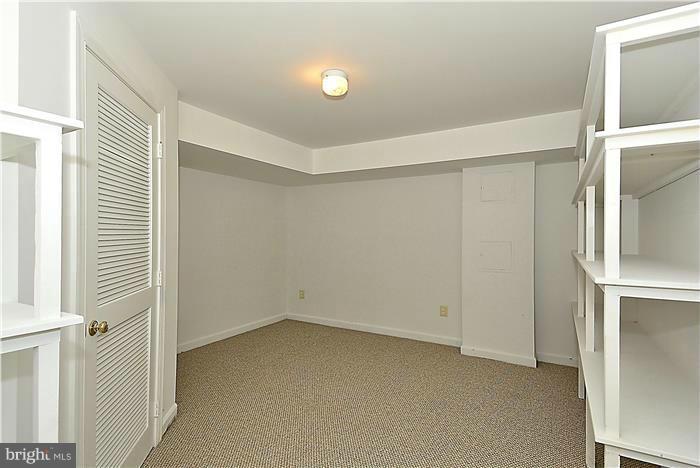 1303 Sawbridge Way Reston, VA 20194 - Photo 27 of 30 Craft Room
