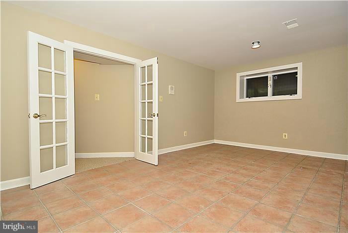 1303 Sawbridge Way Reston, VA 20194 - Photo 28 of 30 Den