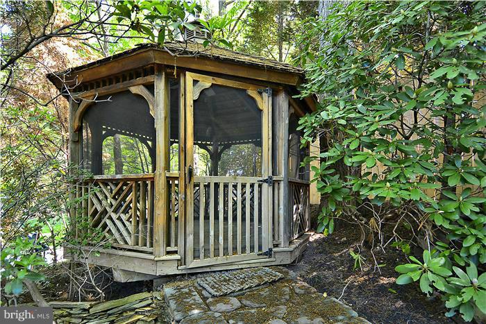 1303 Sawbridge Way Reston, VA 20194 - Photo 30 of 30 Gazebo