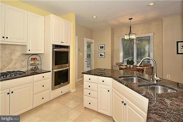 1303 Sawbridge Way Reston, VA 20194 - Photo 5 of 30 Kitchen