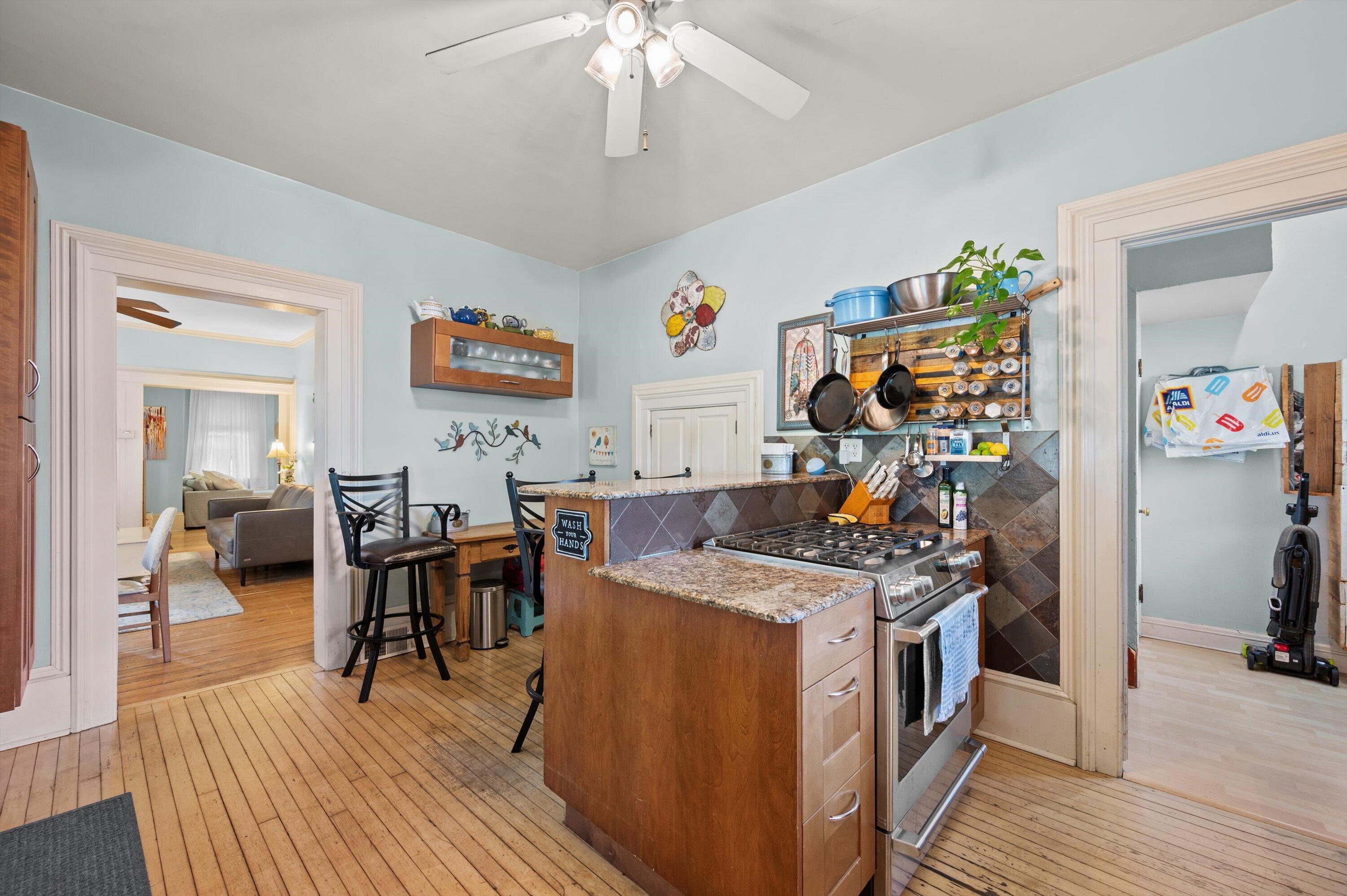 3174 South Herman Street Milwaukee, WI 53207 - Photo 9 of 25 Kitchen