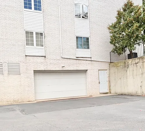 $200,000 | 402 Sturdy Road, Unit 2C, Valparaiso, IN 46383