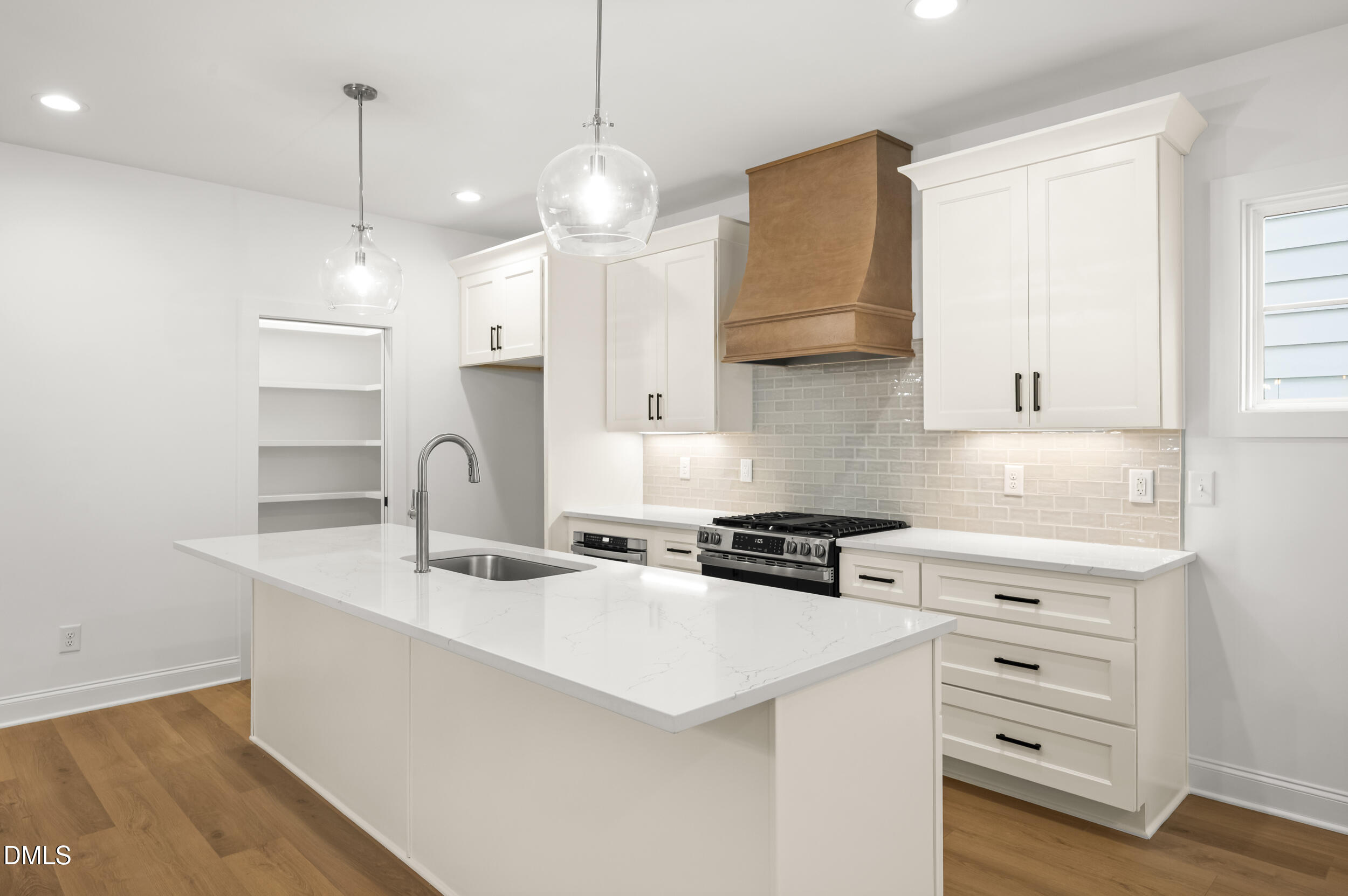 724 Powell Drive Raleigh, NC 27606 - Photo 5 of 35