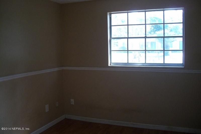 181 Neptune Road Orange Park, FL 32073 - Photo 8 of 12 100_6665 (800x533)