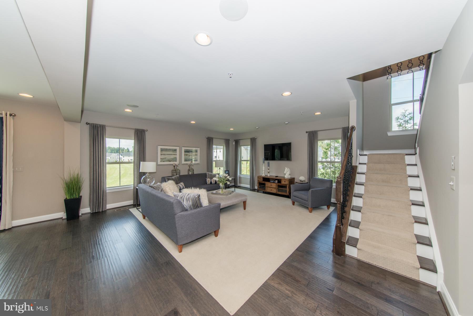 5731 Allender Road White Marsh, MD 21162 - Photo 5 of 30 Living Room