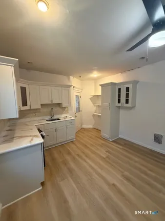 $2,800 | 117 Marion Street, Unit 2, Bridgeport, CT 06606