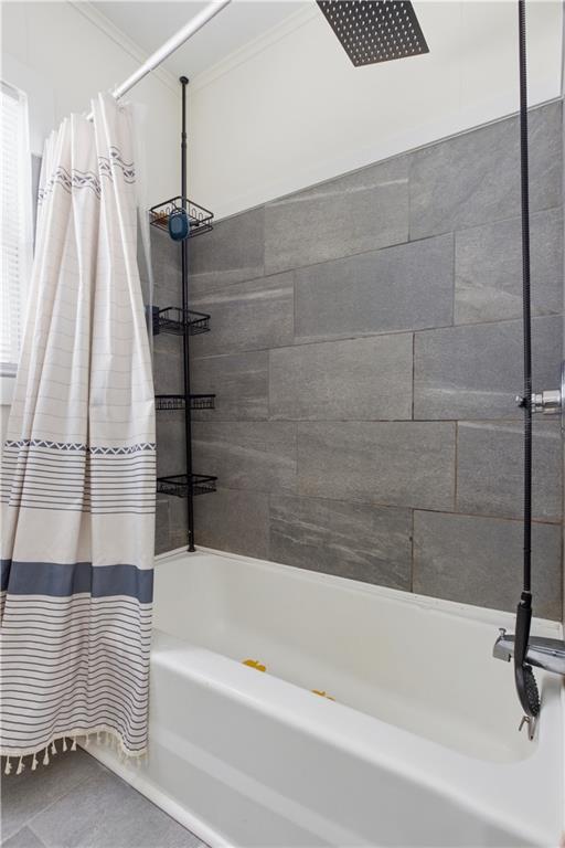 1260 Bruce Street Washington, PA 15301 - Photo 21 of 25 Full bathroom main floor