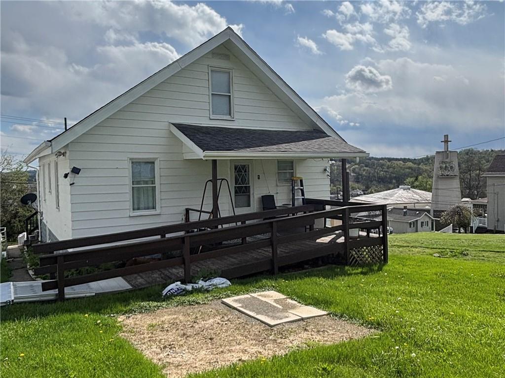 1260 Bruce Street Washington, PA 15301 - Photo 6 of 25 Back patio as well!