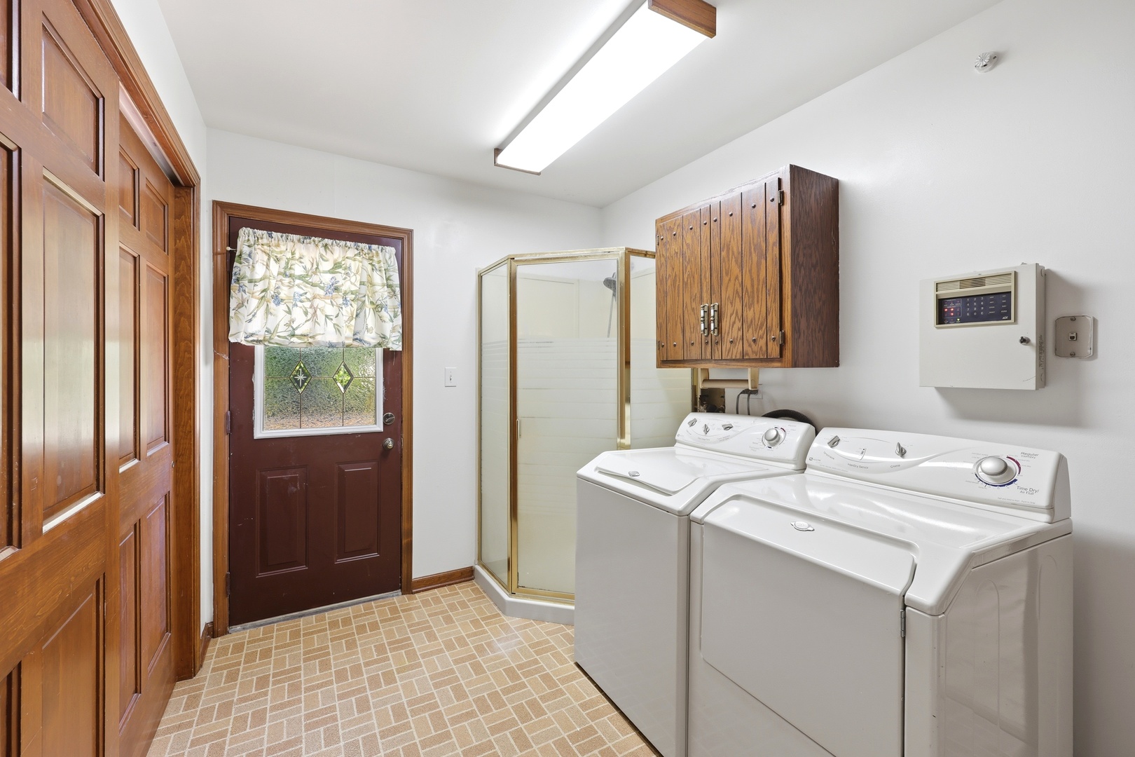 107 Roxborough Place Inverness, IL 60010 - Photo 18 of 42