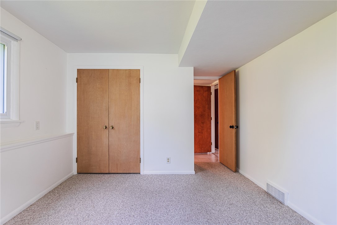 164 Queens Lane Irondequoit, NY 14617 - Photo 22 of 50